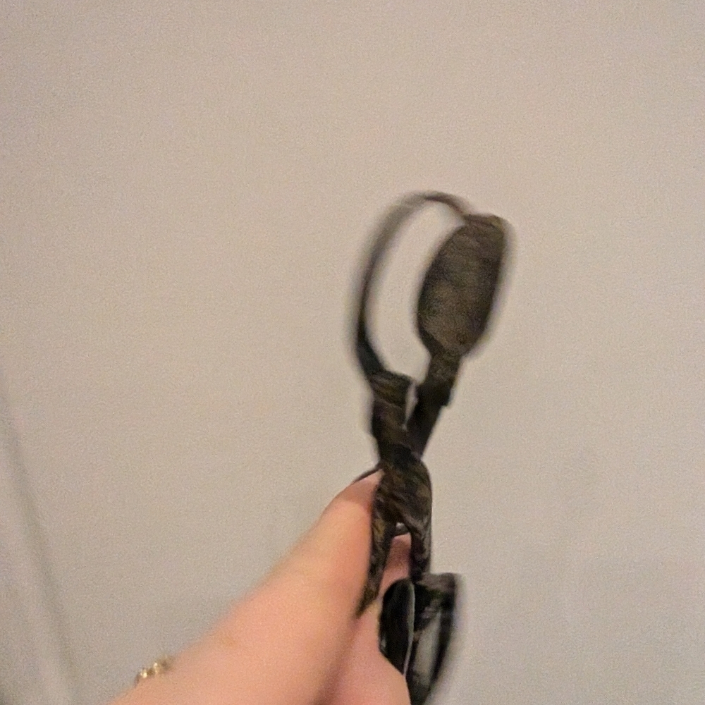 Vintage Metal Scissors - Picture 7 of 7